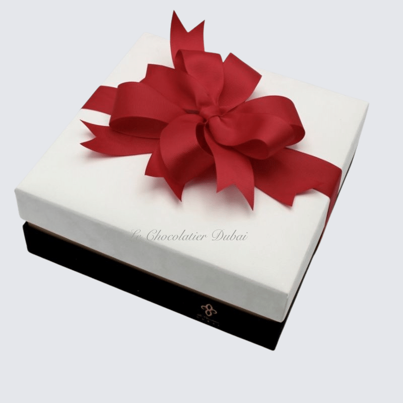 RED RIBBON DECORATED CHOCOLATE VELVET HARD BOX	 	