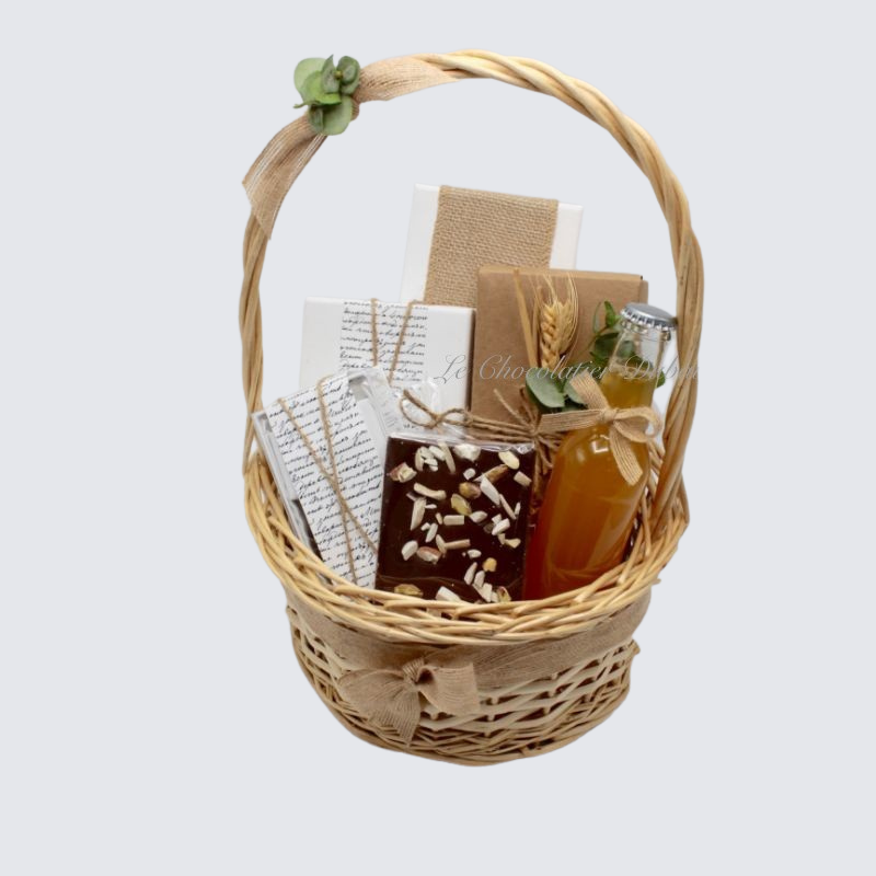 RUSTIC CALIGRAPHY DESIGN CHOCOLATE BASKET	 	