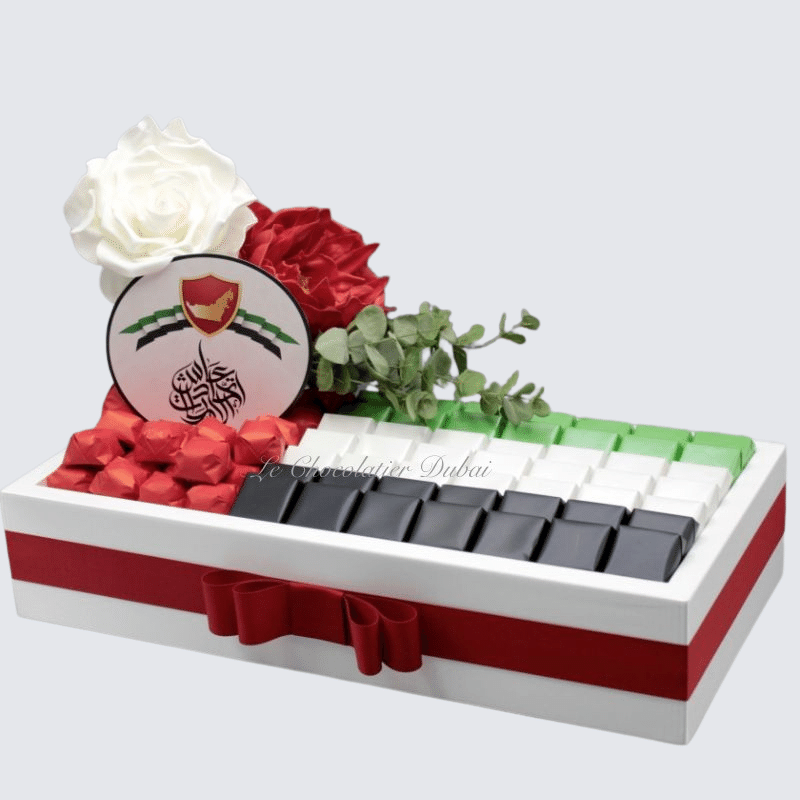 NATIONAL DAY FLOWER DECORATED CHOCOLATE WOOD TRAY