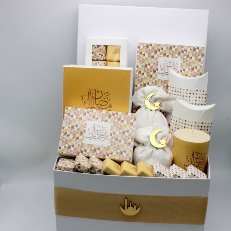 LUXURY RAMADAN DESIGN CHOCOLATE & SWEET LARGE HAMPER